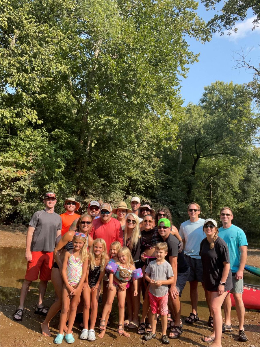 BELLConstCo's tweet photo. This rainy weather has us dreaming of sunny days on Duck River… ☀️🛶
Our office team had so much fun with @RiverRatCanoe on their annual float last Friday!
#BELLConstruction #worklifebalance #fridayfun #floaton https://t.co/bzSbLbvDoL