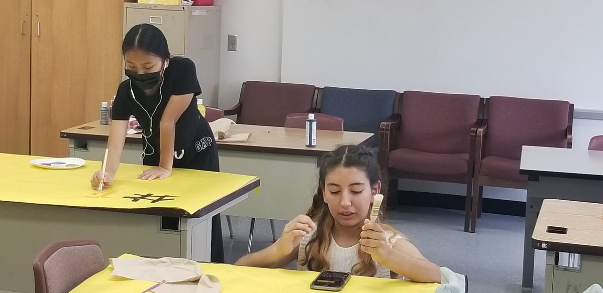 Friday afternoon paint party for #TeamWalkerPete The joy in this room is affirming. 
<a href="/JudiPeters/">Judi Peters</a> <a href="/VernonMSWLA/">Vernon MS World Languages Academy</a> #ChildhoodCancerAwarenessMonth #Morethan4 #NJHS is all in! #LiveLikeNick