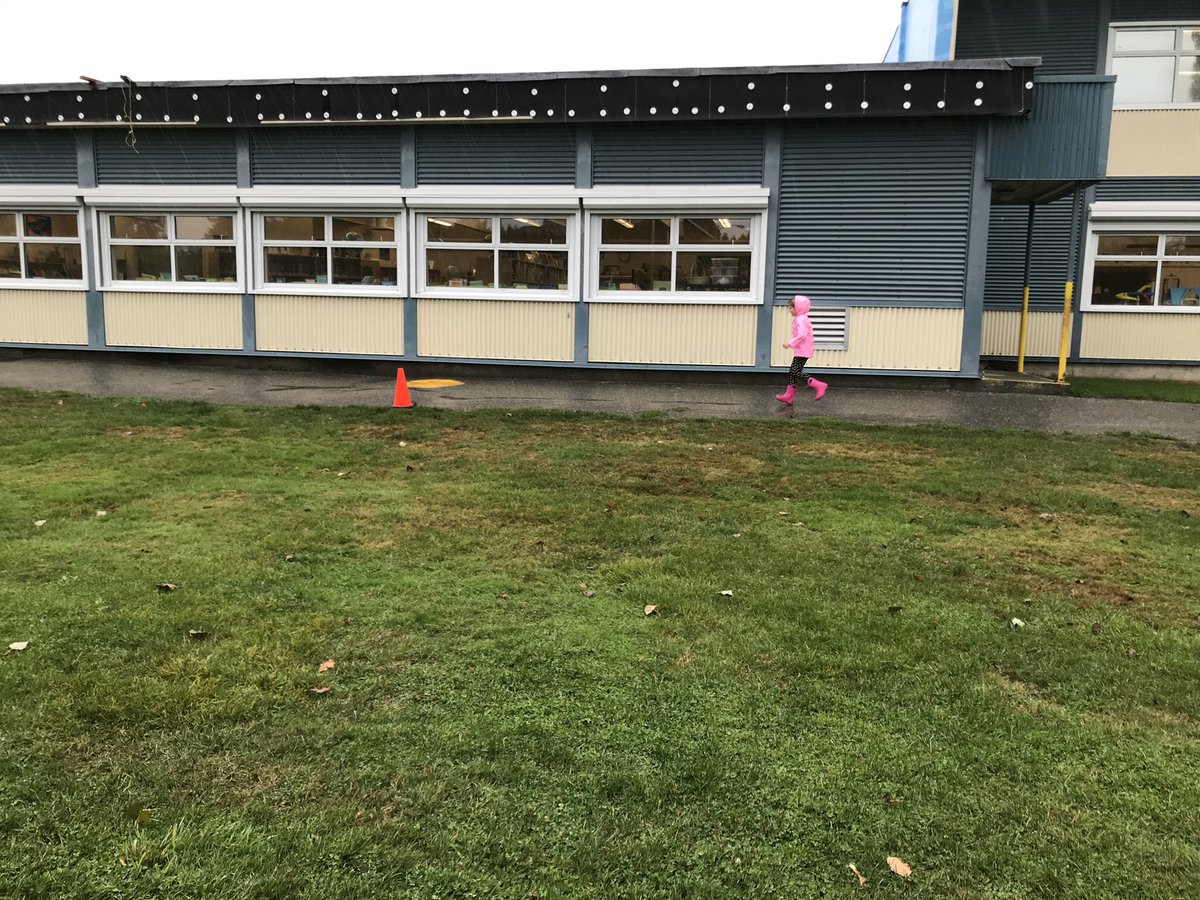 TCarleton1's tweet photo. Rain or shine - we gave it our all today for #terryfox @deltasd37 https://t.co/lpmMkUNXKd