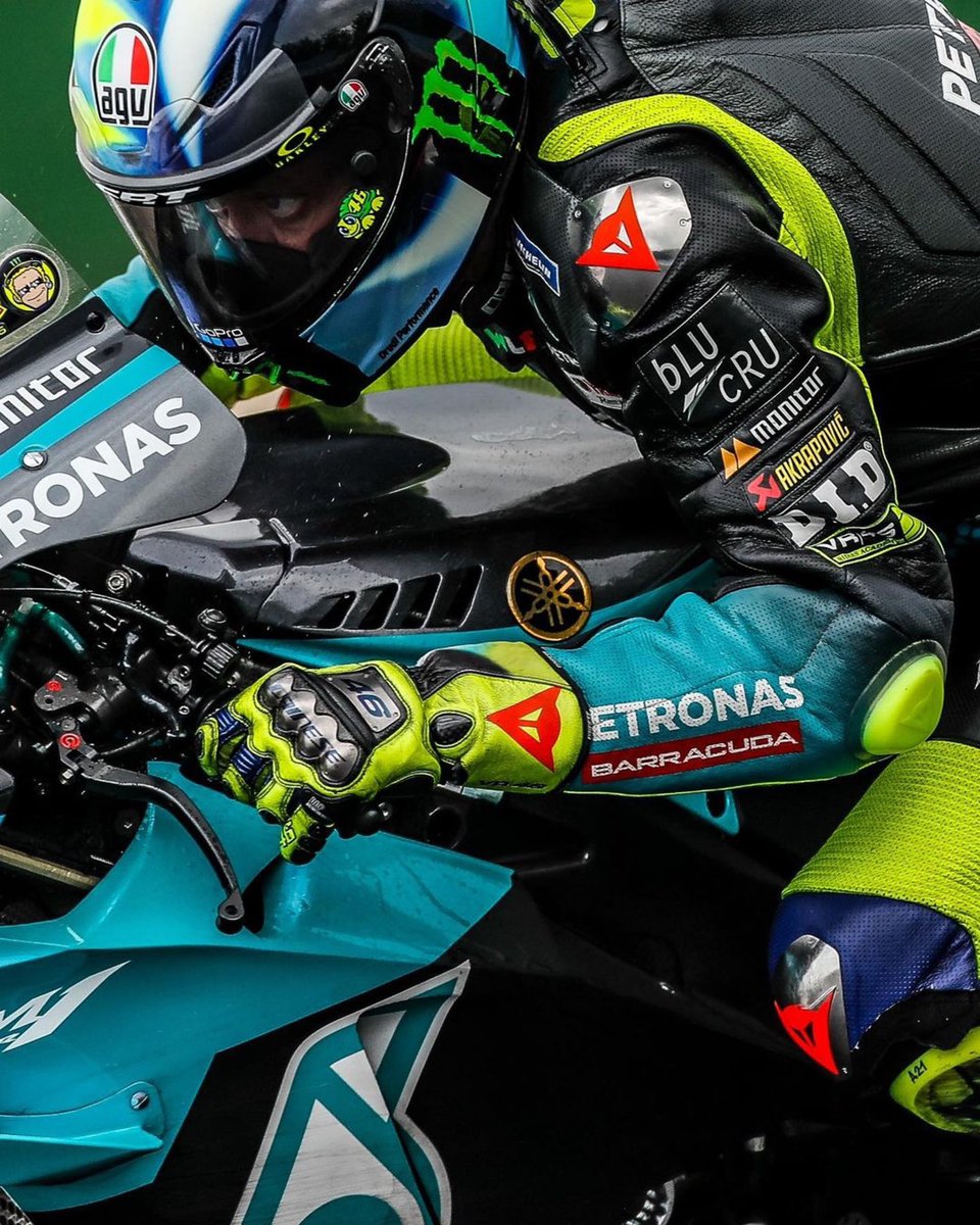ValeYellow46 photo