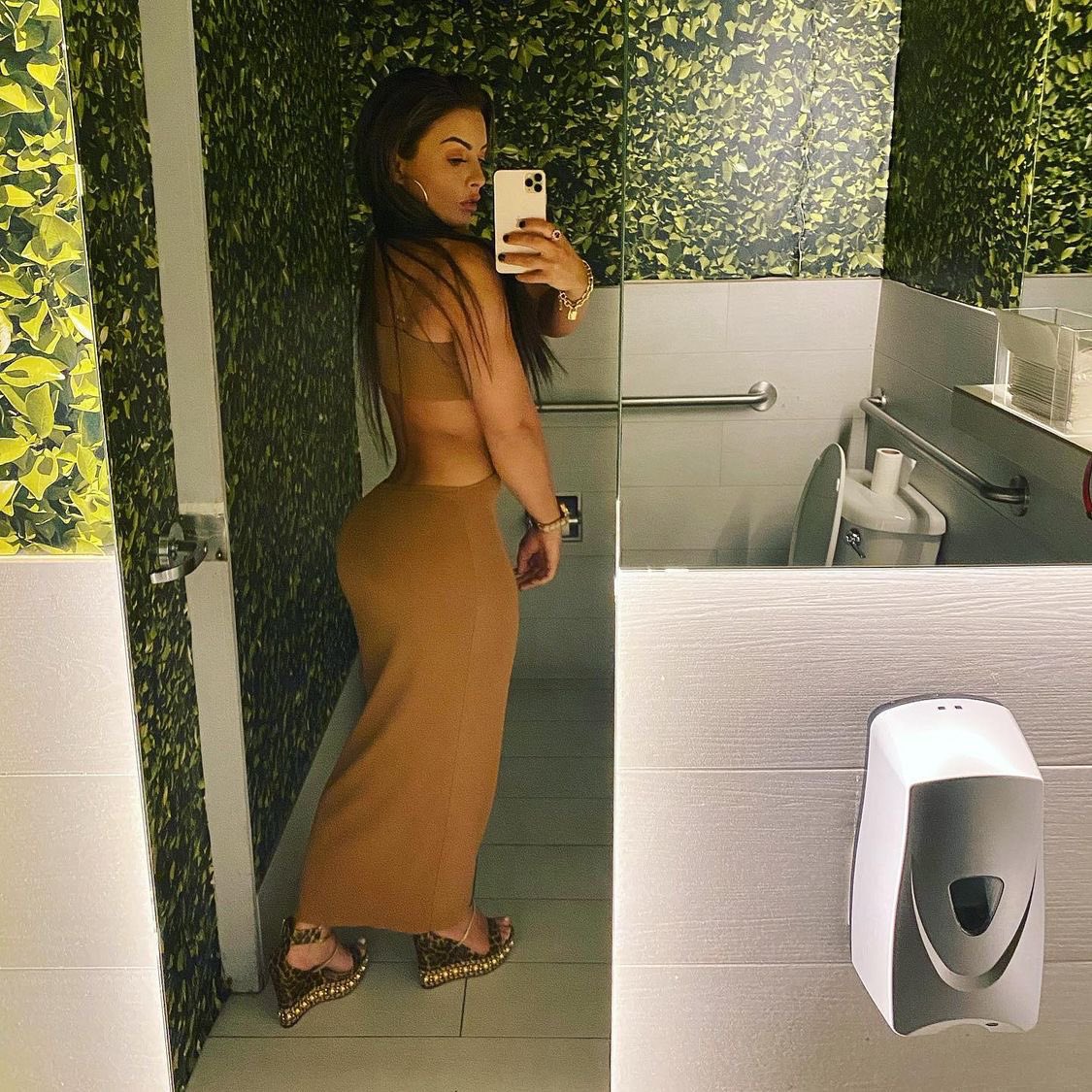 WWE Star Mandy Rose Likes Her Wallpaper In Brand New Brunette Look 3