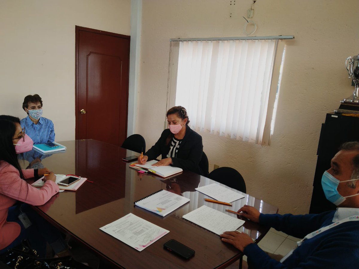epo_90's tweet photo. Reunión del equipo directivo de la EPO 90, coordinando acciones de mejora para el logro de metas @SEMSedomex @israeljeronimol @DGEMSedomex @jorgegalileocv @dbg_epoem @EdomexDgfa @05Supervision https://t.co/O93ejDZpz6