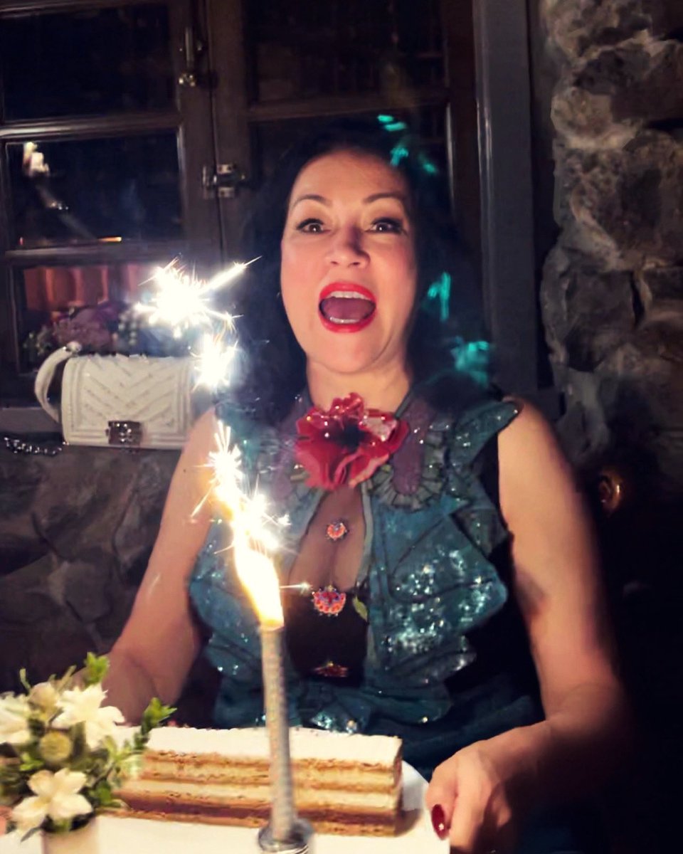 @JenniferTilly's photo on Carmella