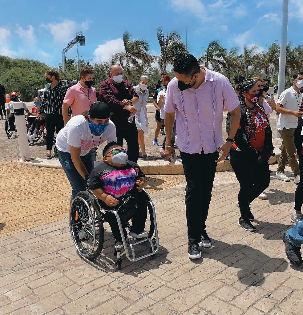 AlexLunaLopez's tweet photo. Supervisamos los avances de las obras en Malecón Tajamar, un trabajo en conjunto.
Fonatur, ciudadanía y el gobierno municipal. https://t.co/241tbyqxXC