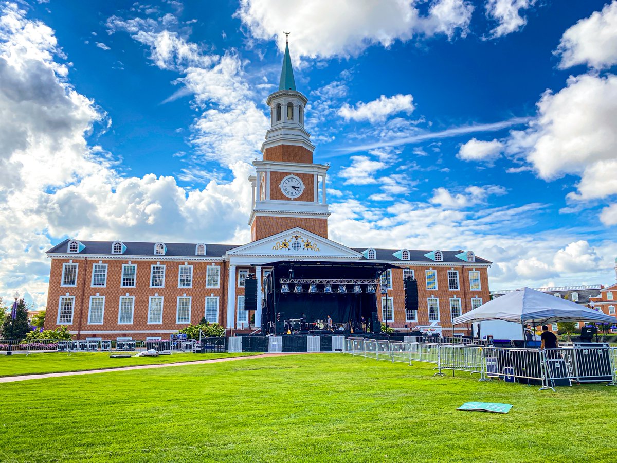 HighPointU's tweet photo. Happening tonight: the #HPUFallConcert featuring Bryce Vine and Cassadee Pope! The stage is set! Gates open at 7:00 p.m.! 🎤🎶 #HPU365 https://t.co/2Ghy7I50hB