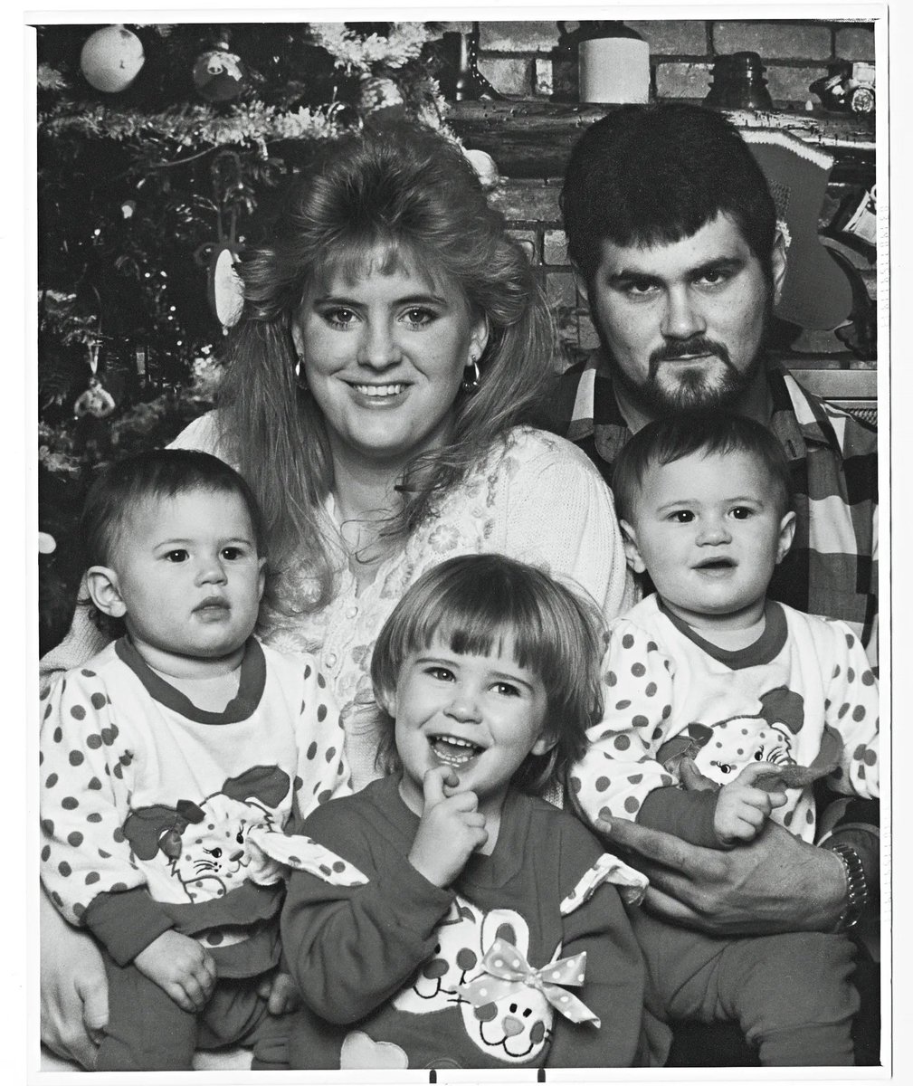 MakingTCNice's tweet image. This week’s episode is a special one!! Friend and podcaster @philliesfemme joins @EvanSlead to share her professional opinion on capital punishment and the Cameron Todd Willingham case. Link in bio (also available on Spotify, Stitcher) 
#truecrime #podcast