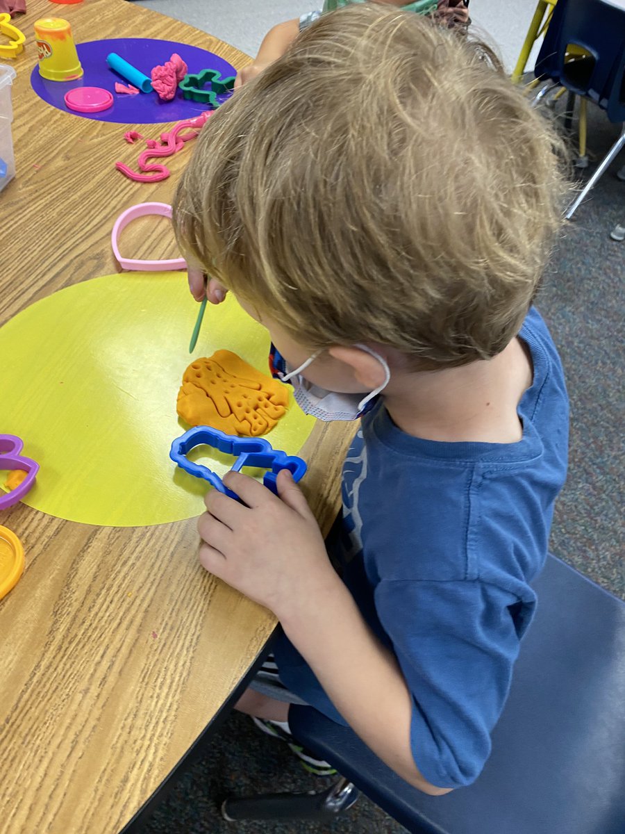 mkbehne92's tweet photo. Fine motor Friday fun! @USD449 #PRESpreK https://t.co/91kPByyyuj