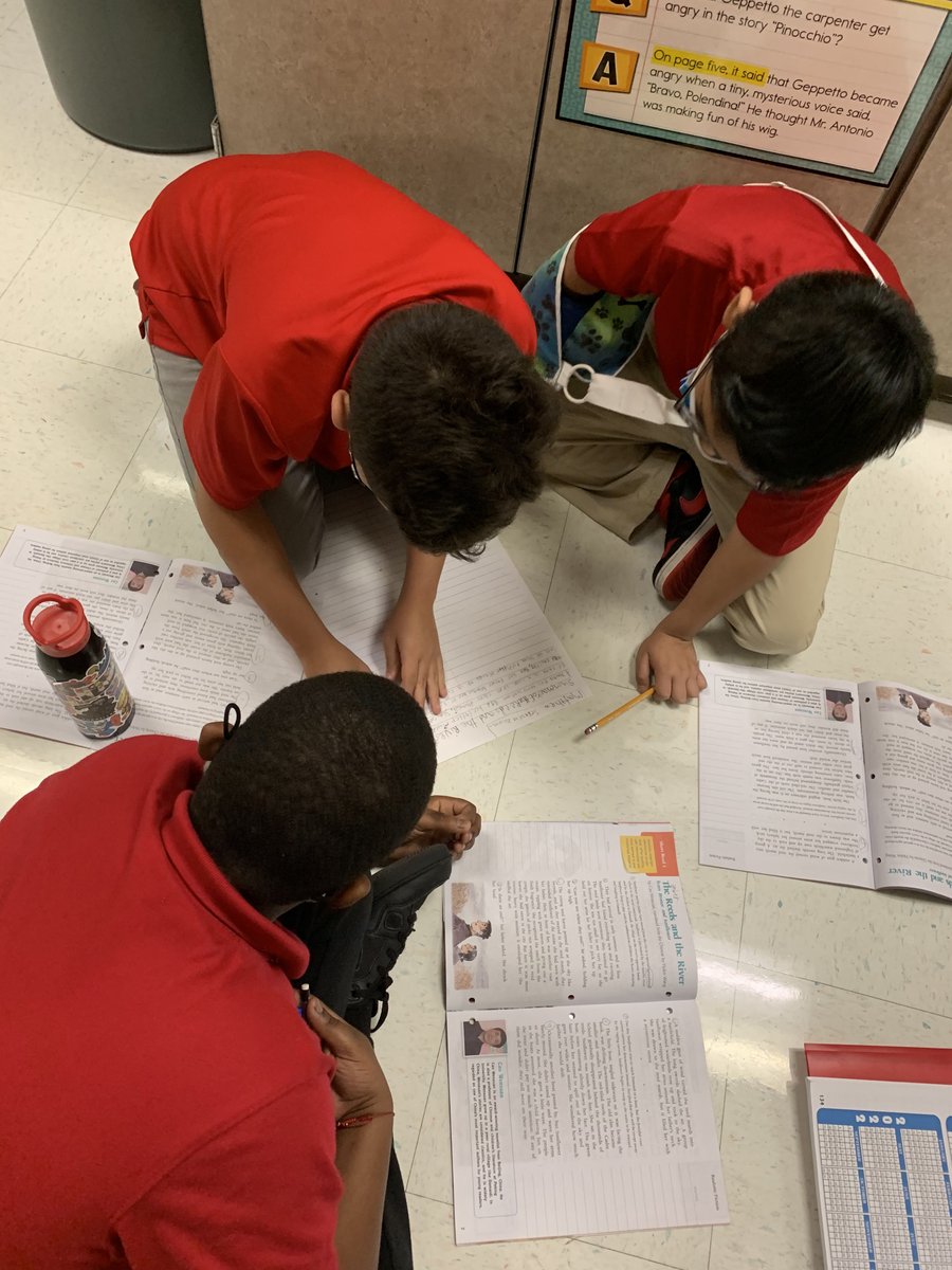 kmessocialmedia's tweet photo. Ms. DiBatista’s 4th grade kiddos worked together on their summarizing skills by summarizing their favorite story from the unit. #kmesbearcubs #bestyearever #sdocgoodtogreat #summarizing #todayareader #tomorrowaleader #ReadingROCKS #fourthgrade https://t.co/5KorsxMSwv