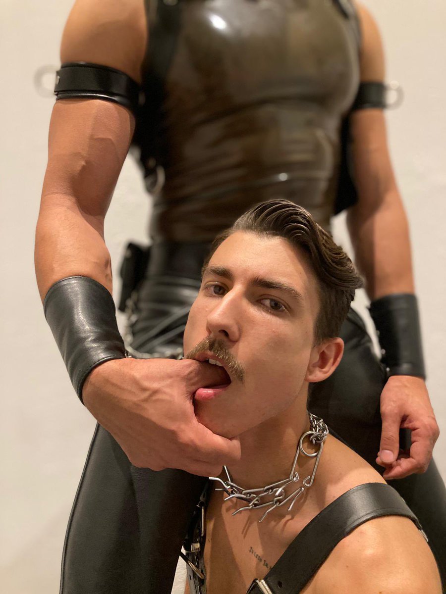 Slideshow twitter gay kink 