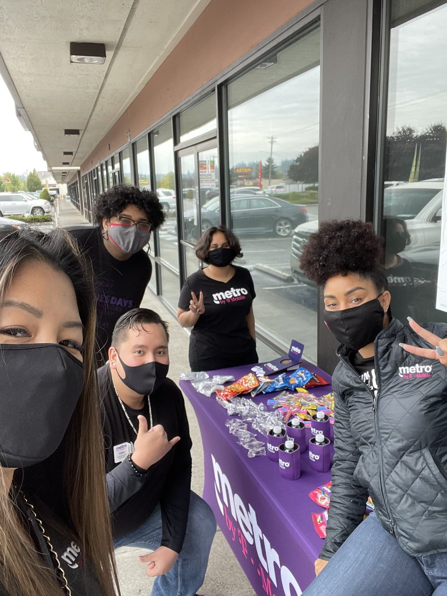 gracewang22's tweet photo. #metroeventchallenge Friday sales day. We are ready! #PacificNW #Onemore #Fife @samanth56498167 @rodrigodp81 @Maureen2828 @JamesLeeWC https://t.co/8JwXAnIEkB