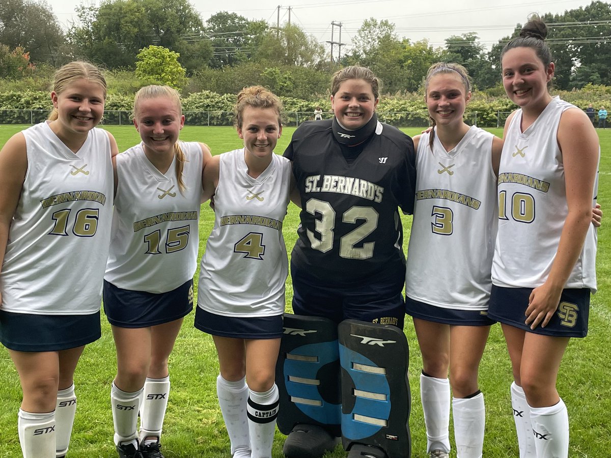 THREE IN A ROW💛💙🏑
6-0 Win to Malden Catholic!! Congrats girls keep up the hard work!
🚨Complete shut out from Goalie and Captain Gianna Bingham🚨
🚨#4 Senior Captain Katie Boisseanou 🏑
#3 Junior Lydia Garneau🏑
#10 Freshmen Bella Dee with TWO🏑
#15 Freshmen Alexis Sylvia🏑