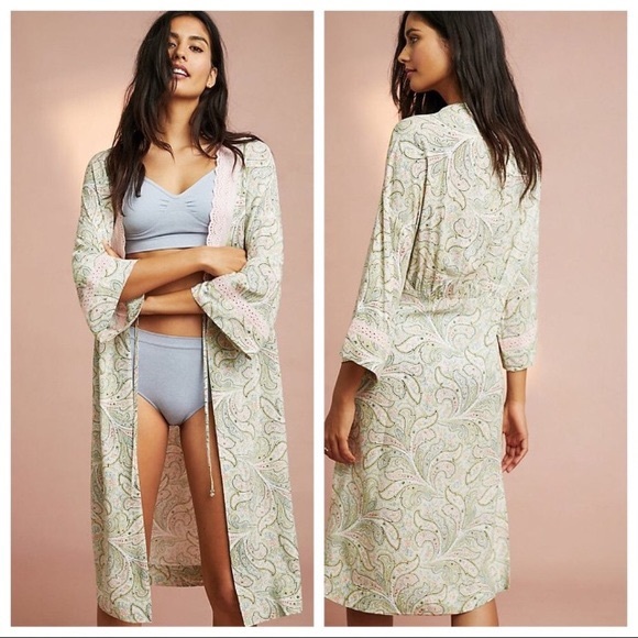ReasonResells's tweet photo. So good I had to share! Check out all the items I'm loving on @Poshmarkapp from @mommadeuce17 #poshmark #fashion #style #shopmycloset #codefit #anthropologie #vans: https://t.co/ymKiU1YYAG https://t.co/8gcFG33iEJ