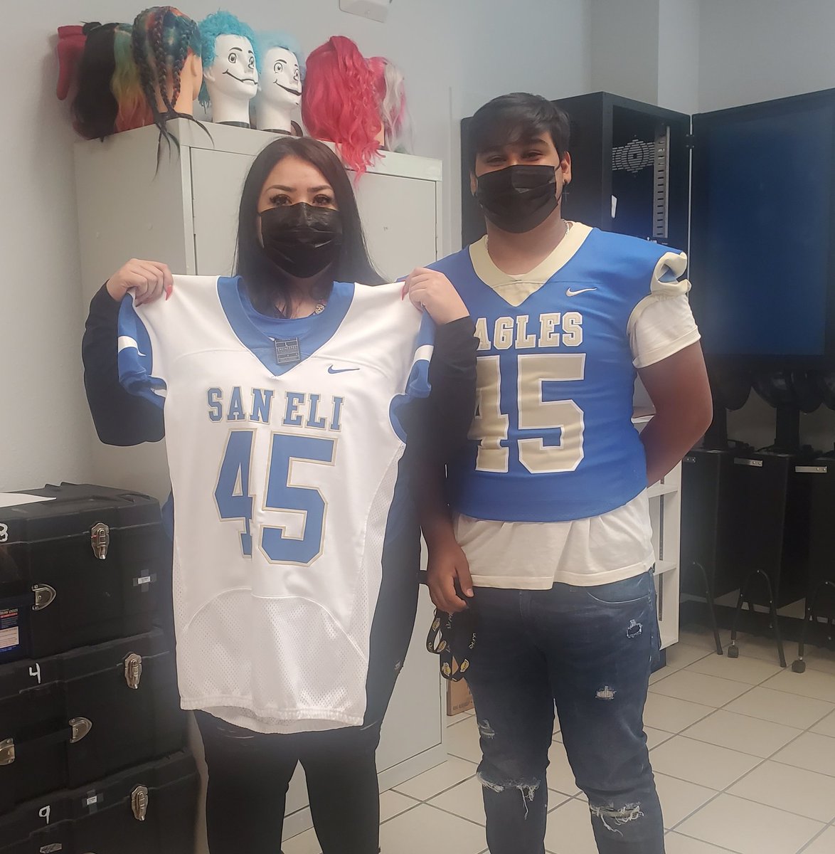 Thank you Irvinng for asking me to wear your jersey for today's game 😀 Didn't put it on to keep it clean since we're doing color in the salon, but proud to represent for you and our team. Go Eagles! 🦅🏈 #sehsthebest #saneliproud #soarwithpride