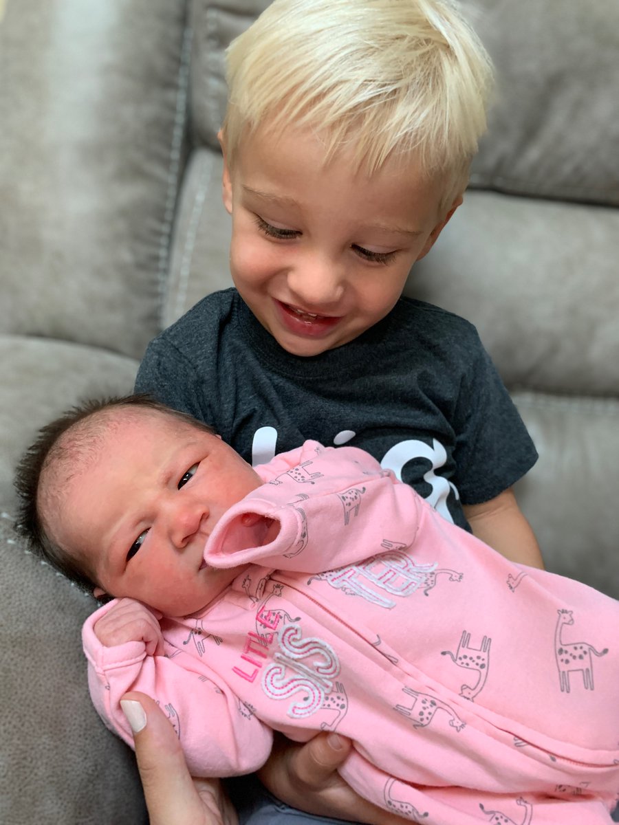 ACraft4's tweet image. My heart is full…
Owen is a fan of his new baby sister Evelyn!