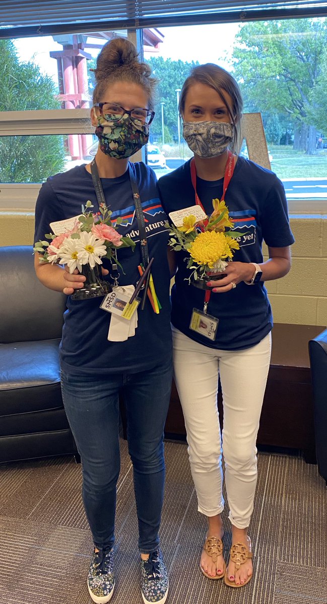 We took a minute to celebrate @ApacheIS512 horizon’s award nominee @CumleyBecca and our teacher of the year nominee @mrsgamisK today.  Great candidates representing an amazing staff and district! #AISfamily #KeepingSMSDstrong #AllThrive