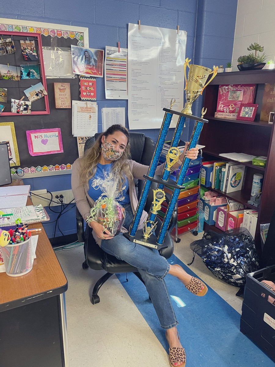 huertajaz_'s tweet photo. Teacher of the Month 🙌 https://t.co/CXMZUDNuyj