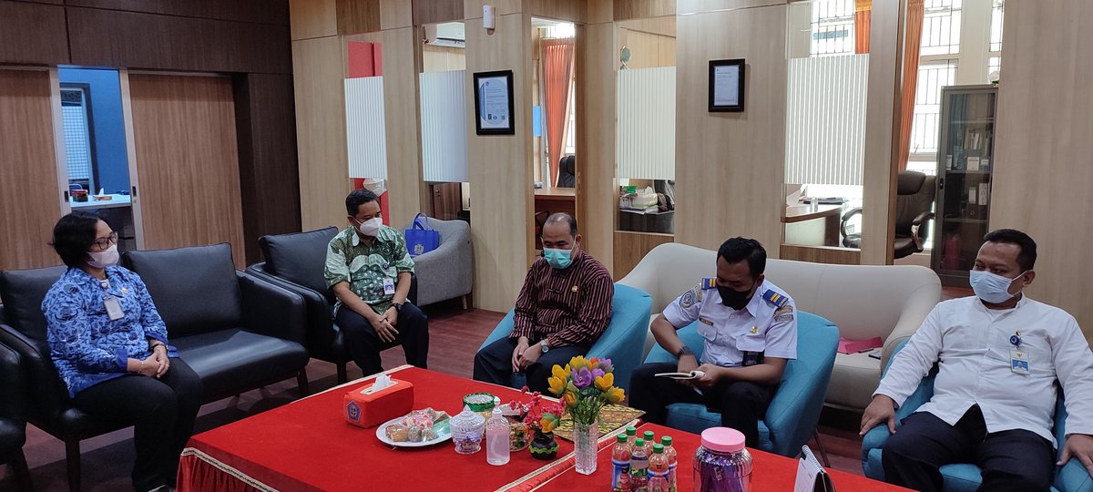 BRSDMSUPMSorong's tweet photo. Dalam Nota Kesepahaman ini, masing-masing pihak bersepakat untuk mengadakan kerja sama dalam rangka pengembangan kompetensi dan peningkatan kualitas Sumber Daya Manusia serta membina hubungan kelembagaan.

Semoga hubungan kerja ini dapat berjalan dengan baik dan bersinergi https://t.co/dlcn1gjRwl