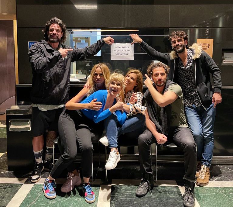 Una felicidaddd
Segunda función de Desnudos.
Vengan, que el teatro es seguro.