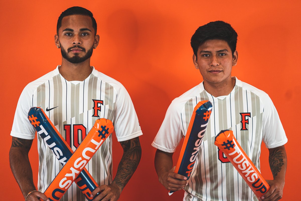 FullertonTitans's tweet photo. Your evening plans: 
⚽ @FullertonWSOC at 5:00PM
⚽ @FullertonMSOC at 7:30PM and FREE thundersticks for first 1,000 fans 
🎟️ Get your FREE tickets to both games at https://t.co/oE7DiyZ9gT
#TusksUp https://t.co/2mUEDRbLIZ