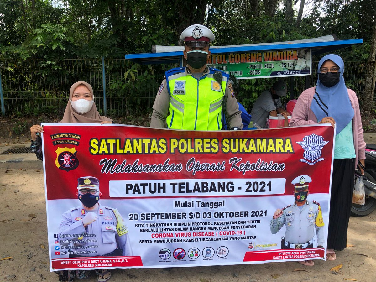 SukamaraPolres's tweet photo. Salam Presisi sobat Lantas..

Mari kita tingkatkan kedisiplinan mematuhi peraturan lalulintas demi keselamatan bersama dan protokol kesehatan 5M (memakai masker, mencuci tangan,menjaga jarak, menghindari kerumunan, mengurangi mobilisasi) untuk mencegah penyebaran virus covid19 https://t.co/xpPFjmBDVi