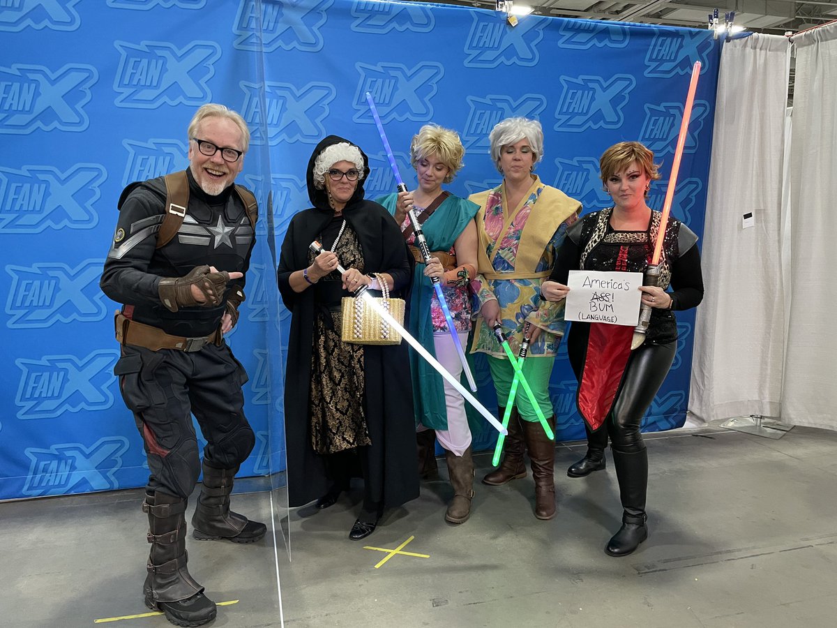donttrythis's tweet photo. Thank you SO much for giving me this opportunity. I love wearing costumes, and even more, I love seeing YOUR costumes. THANK you. Truly. #FanX2021 @fanxsaltlake https://t.co/qFkkyb93i5