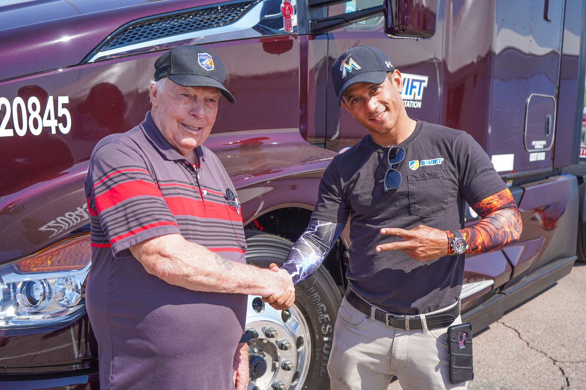 SwiftTransport's tweet image. Meet Jerry and his Mentee Pavel!😊
Jerry&apos;s been driving for 54 YEARS. He loves mentoring and passing along knowledge. Pavel appreciates that knowledge since he&apos;s been driving for only a few months. Whether it&apos;s a month or 54 years, we&apos;re thankful for Drivers! #SwiftDAW #NTDAW2021