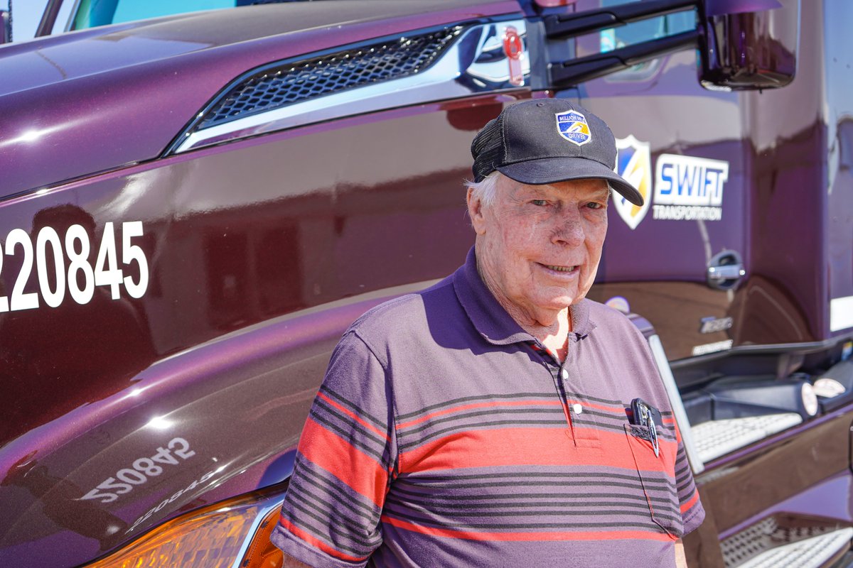 SwiftTransport's tweet image. Meet Jerry and his Mentee Pavel!😊
Jerry&apos;s been driving for 54 YEARS. He loves mentoring and passing along knowledge. Pavel appreciates that knowledge since he&apos;s been driving for only a few months. Whether it&apos;s a month or 54 years, we&apos;re thankful for Drivers! #SwiftDAW #NTDAW2021
