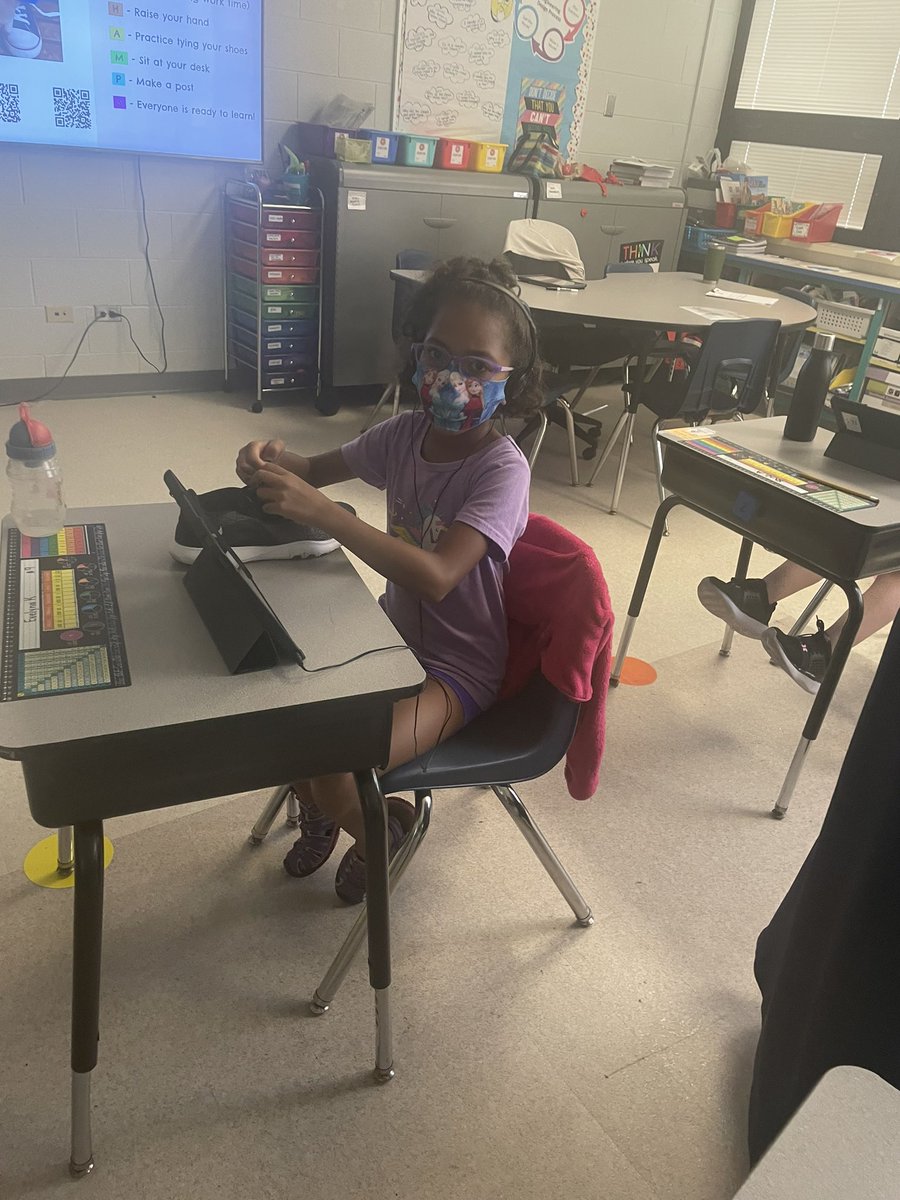 3rd_Schwick's tweet photo. “My mom is going to be so proud of me for doing it all by myself!” #tryingnewthings #TeamSchwick https://t.co/J8irUjFEmL