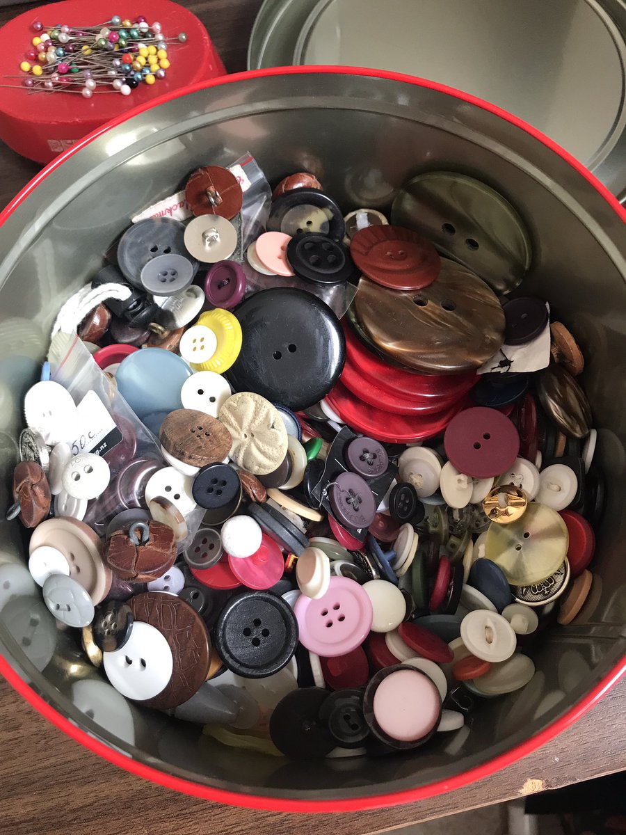 cheryl_uawa's tweet photo. And the button tin. Who's got one of these?  #GKLSB https://t.co/18mjNmzeb4