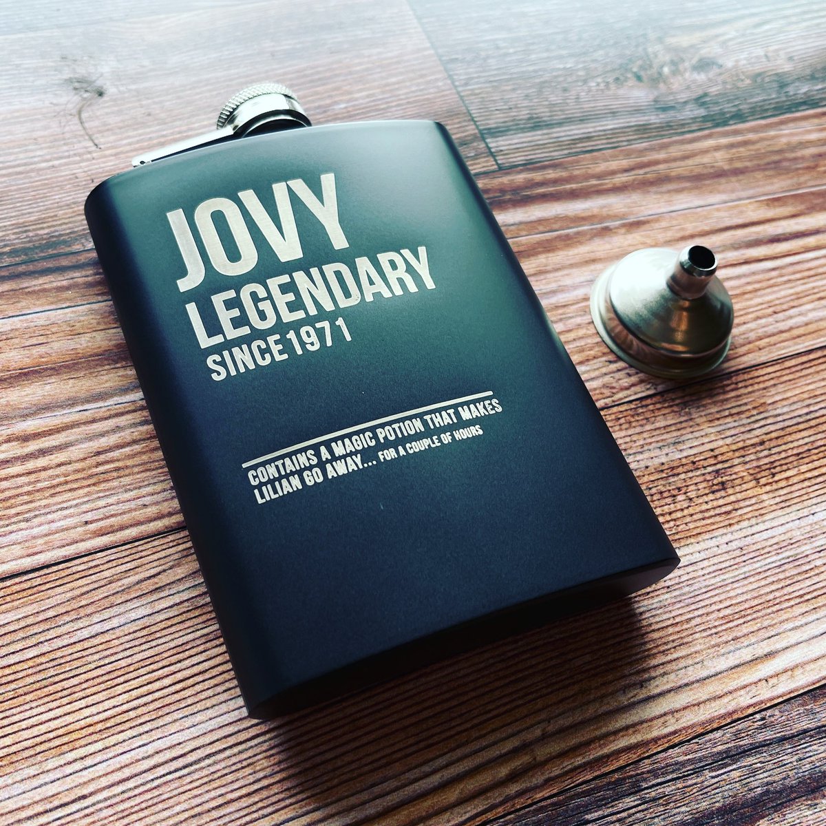 OddSheepDesigns's tweet photo. I know everyone says it’s the inside that counts, but why not have both? Custom Engraved flasks. 

#bachelorgifts#50thbirthdaygiftideas #whiskey #engraving #laserengraving #glowforge #glowforgemade #glowforgecreations #custommade #customgifts #shopsmall #smallbusiness https://t.co/kER498gpHu