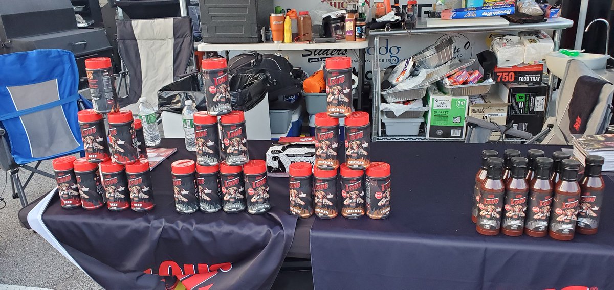SlapYoDaddyBBQ's tweet photo. Some amazing Championship products to up your BBQ and grilling game, especially when paired with Paraguayan axewood charcoal by @jealousdevil at the American Royal world biggest BBQ contest
#harrysoo #slapyodaddybbq #jealousdevil https://t.co/bqsyPhbZhX