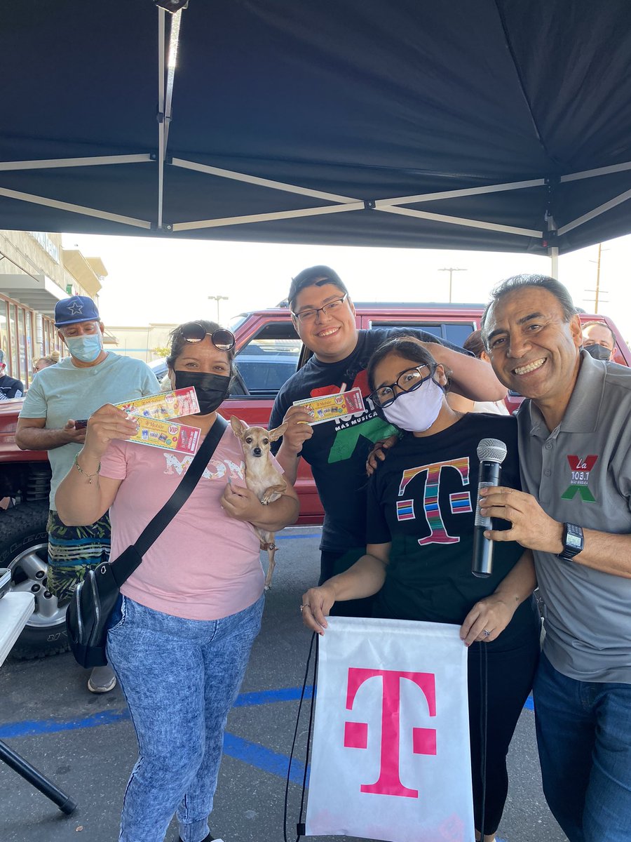 CaliforniaSMRA's tweet photo. T-Mobile in Hesperia and LaX 103.1 partnering to giveaway VIP tickets to El Grito Fiestas Patrias event on 9/19 honoring Hispanic Heritage Month! #TMobileGoeslocal #HispanicLatinxHeritageMonth @IreneKieweg @OsunaB https://t.co/H334Ma55y3