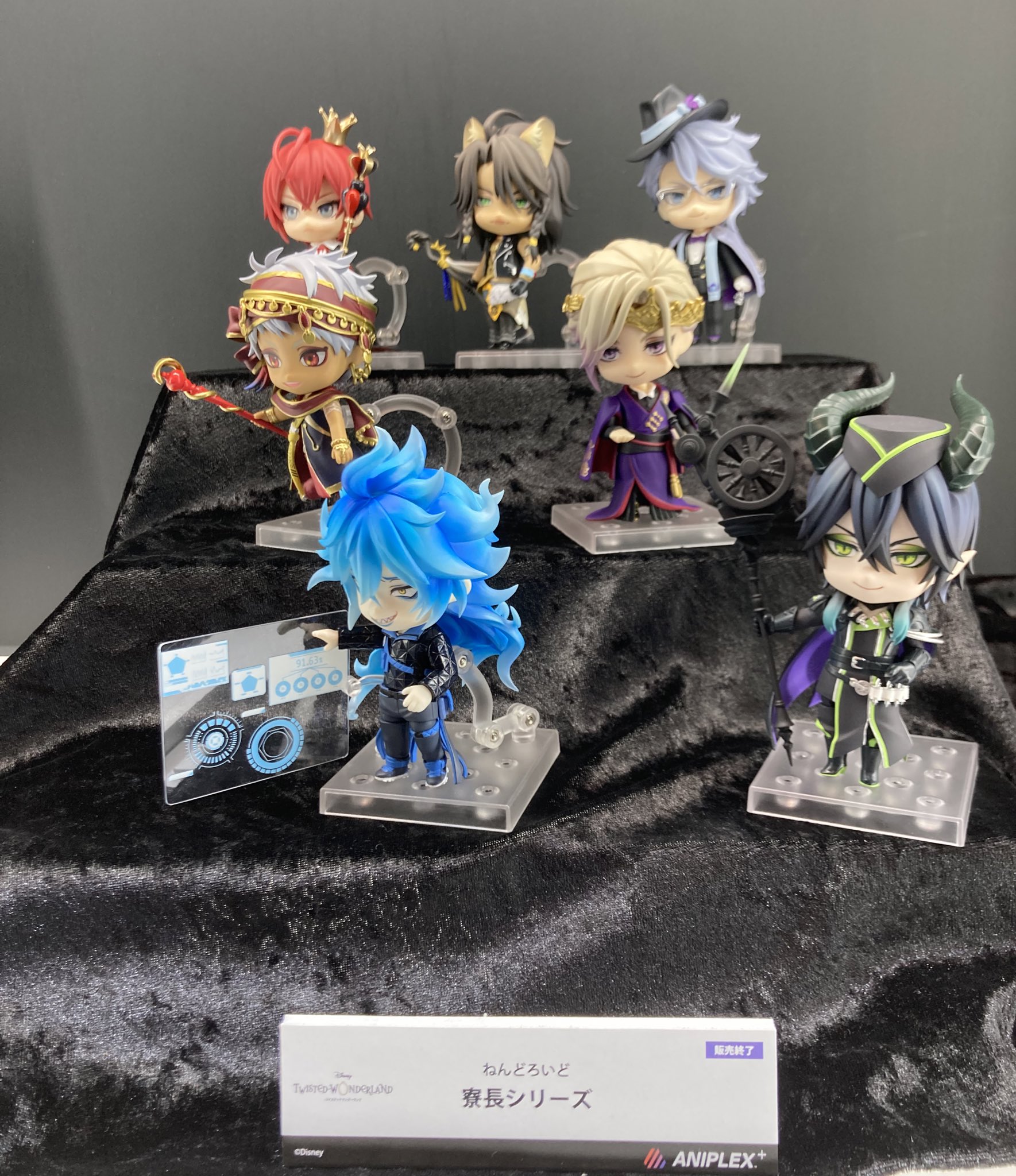 爆売り!】 ディズニー ツイステッドワンダーランド ねんどろいど 寮長