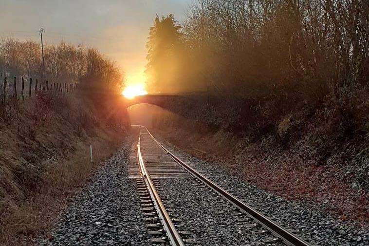 SaveATrain's tweet photo. Have a great day - https://t.co/NJeUtcOKHi #trains #colas #lignedeshorlogers #LaChauxdeFonds #swissborder #Besançon #Besancon #frenchborder #newrailwaytrack #railwaytrack https://t.co/s4HvodsPCN