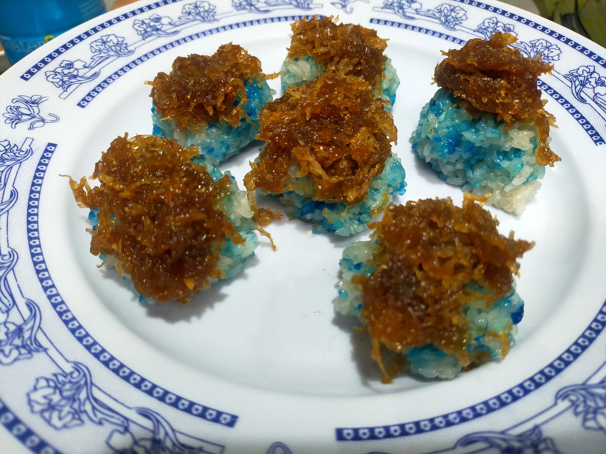 XiaRiYangMei's tweet photo. Homemade #PulutInti
Glutinous Rice with Shredded Coconut In Gula Melaka https://t.co/GazpYy8kty