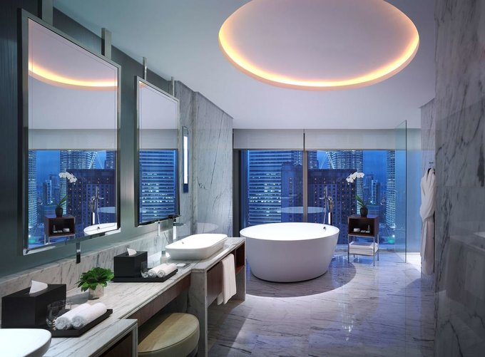 Pelabur_Bijak's tweet photo. Perempuan kalau cari hotel untuk staycation mesti nak cari bilik ada bathtub jadi...
👇👇👇
Thread Bathtub Hotel yang menarik di Kuala Lumpur. https://t.co/LZCKCXkwBz