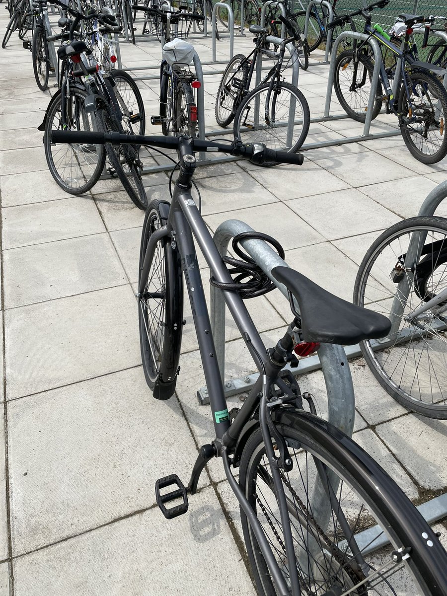 maakmal97's tweet image. @StolenRide Pinnacle Lithium Zero Gray Bike last seen in the evening near Earl’s Court Rd