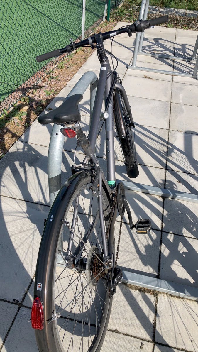 maakmal97's tweet image. @StolenRide Pinnacle Lithium Zero Gray Bike last seen in the evening near Earl’s Court Rd