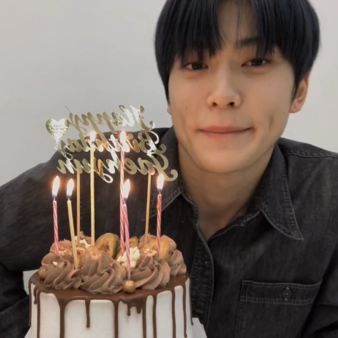 immorzen's tweet photo. It's user @jhyniejung birthday today let's play a game. https://t.co/cc1fNi1ZNz