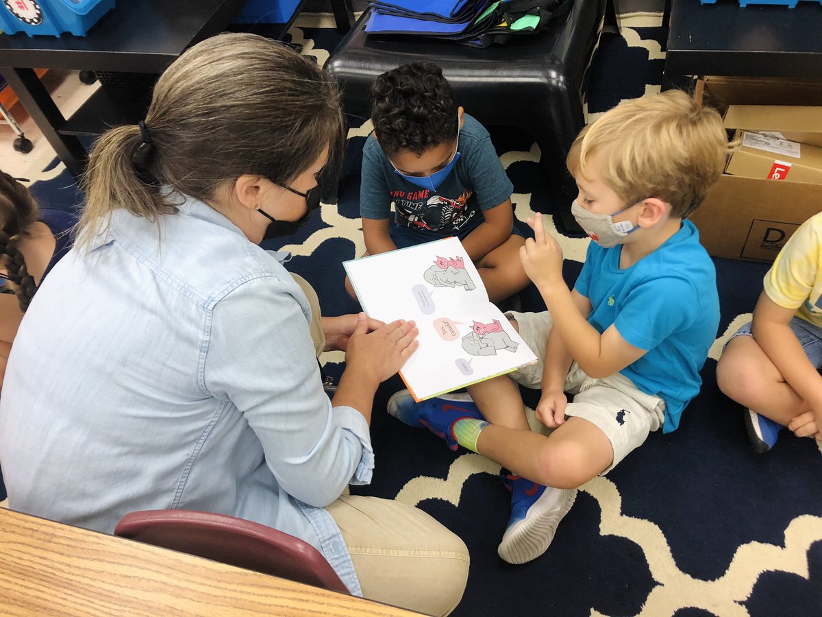 MrsForeman_LOW's tweet photo. introducing partner reading was so powerful 📚 there’s nothing quite like hearing students share their thoughts, ideas, and love for a book in person♥️ @LowesIslandElem #SpottedatLOW https://t.co/qWILOmwsFA