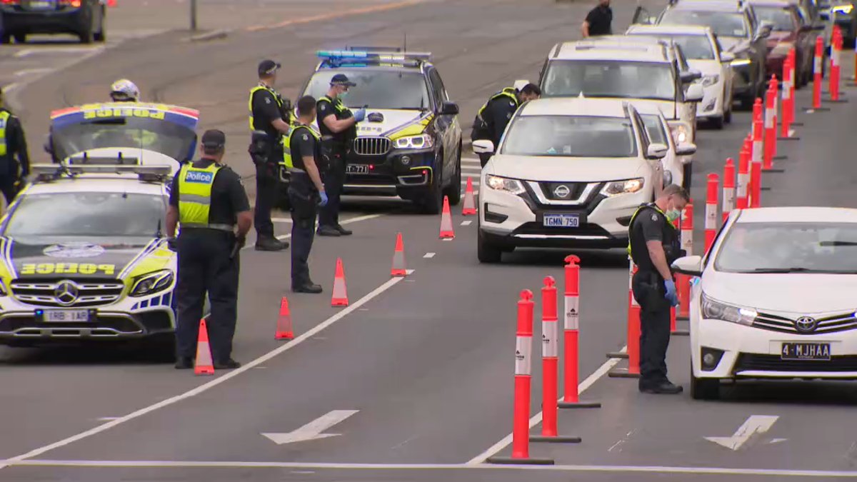 PCarisbrooke's tweet photo. Police stops and roving patrols in and around Melbourne CBD as a 2,000 strong force tries to deter attendance at a planned anti-lockdown rally. People able to prove they're Authorised Workers or are getting vaccinated at a hub can get through. @SBSNews https://t.co/vO3TkkRY6v