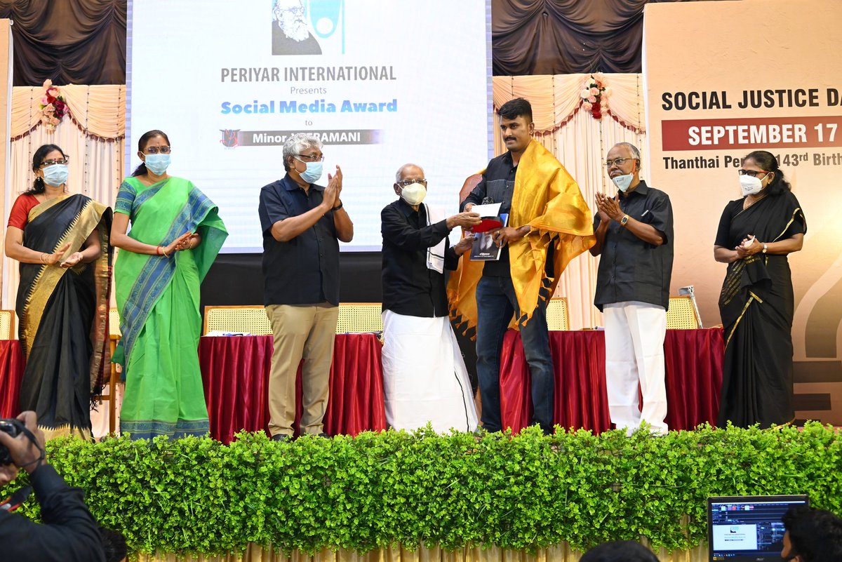 U2Brutus_off's tweet image. வாழ்நாளில் மறக்க முடியாத தருணம்... பெருமகிழ்ச்சி... @Suba_Vee @AsiriyarKV @jothims