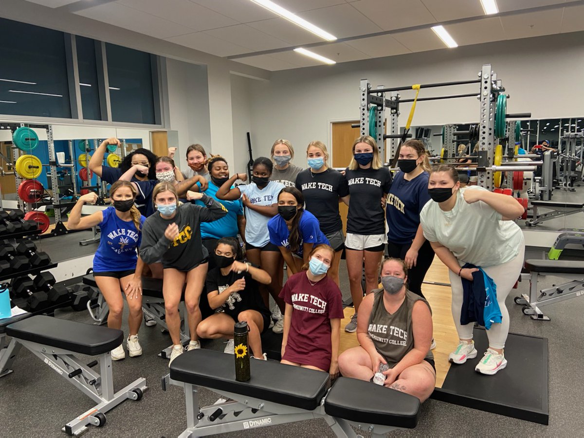 WakeTechSB's tweet photo. This is an amazing team!  So proud of our Wake Tech Softball Team and Nicole Mitchell @nicm_fit on IG!  She was challenged to put together a workout program, helping fulfill her career objectives!  SUCCESS and LEADERSHIP!! https://t.co/BbzVSeuTLD