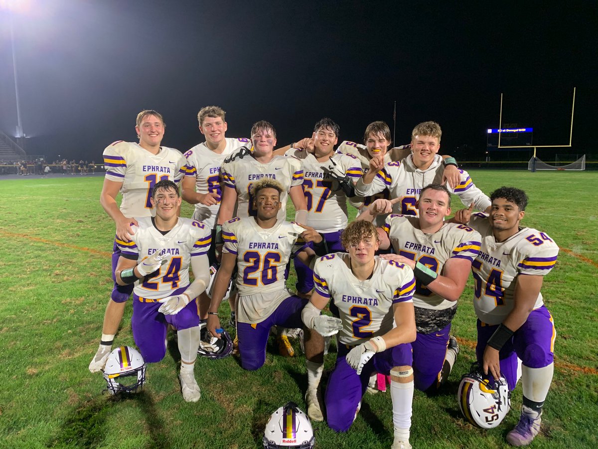 Matt Pawlikowski (@mattpawlik5) on Twitter photo Ephrata running back Andre Weidman surrounded by the “pancake crew” his men in the trenches, who in four games have helped him find over 600 yards on the ground. <a href="/EphrataReview/">Ephrata Review</a> <a href="/VarsityMountsFB/">Ephrata HS Football</a> Ephrata running back Andre Weidman surrounded by the “pancake crew” his men in the trenches, who in four games have helped him find over 600 yards on the ground. <a href="/EphrataReview/">Ephrata Review</a> <a href="/VarsityMountsFB/">Ephrata HS Football</a>