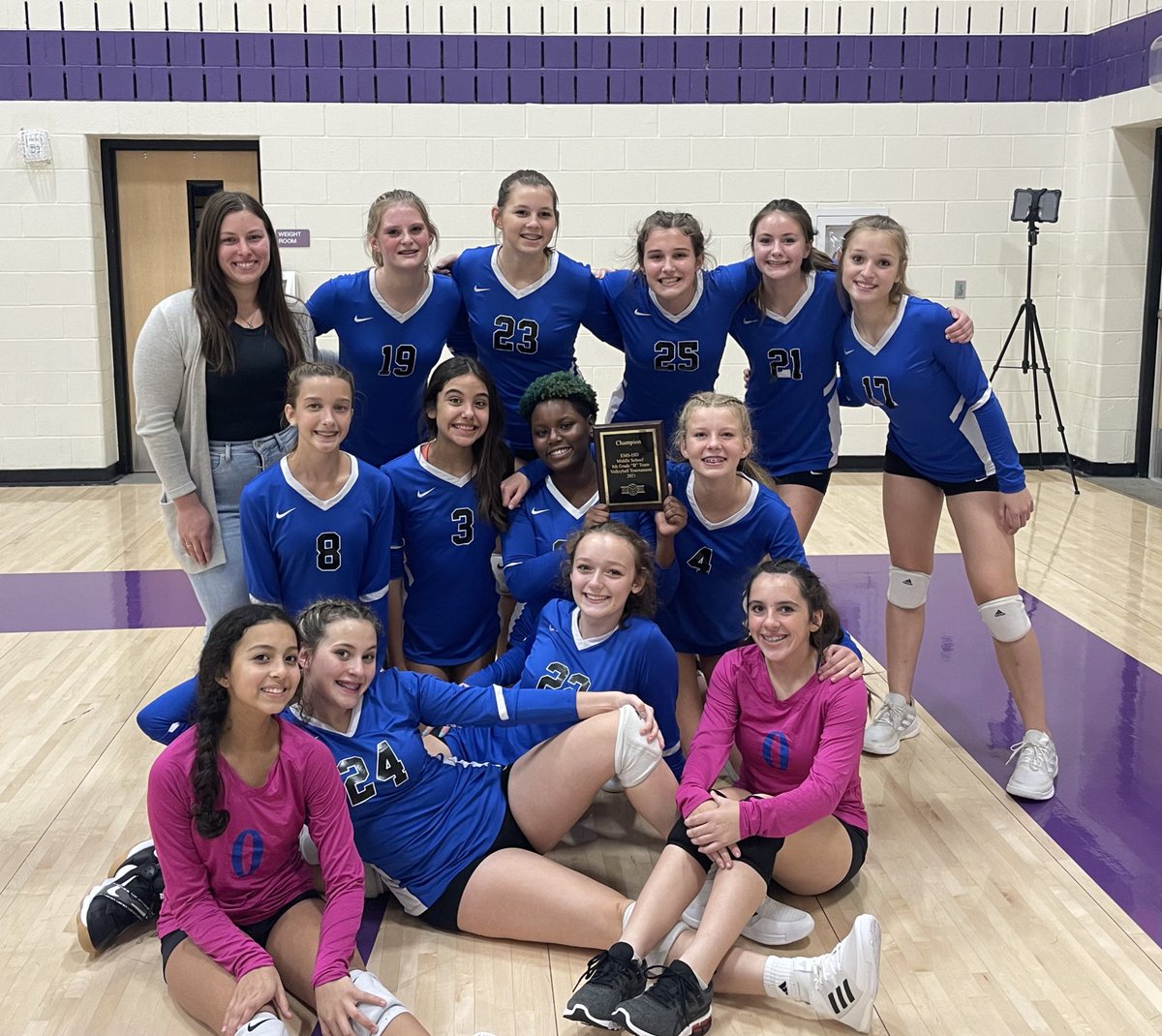 WMSLadyCats's tweet photo. Both B teams brought home 1st place in their first tournaments of the season! It was a long night of games but the girls fought hard until the end!!

@emsisdathletics @wildcats_wms https://t.co/292hYNz06N