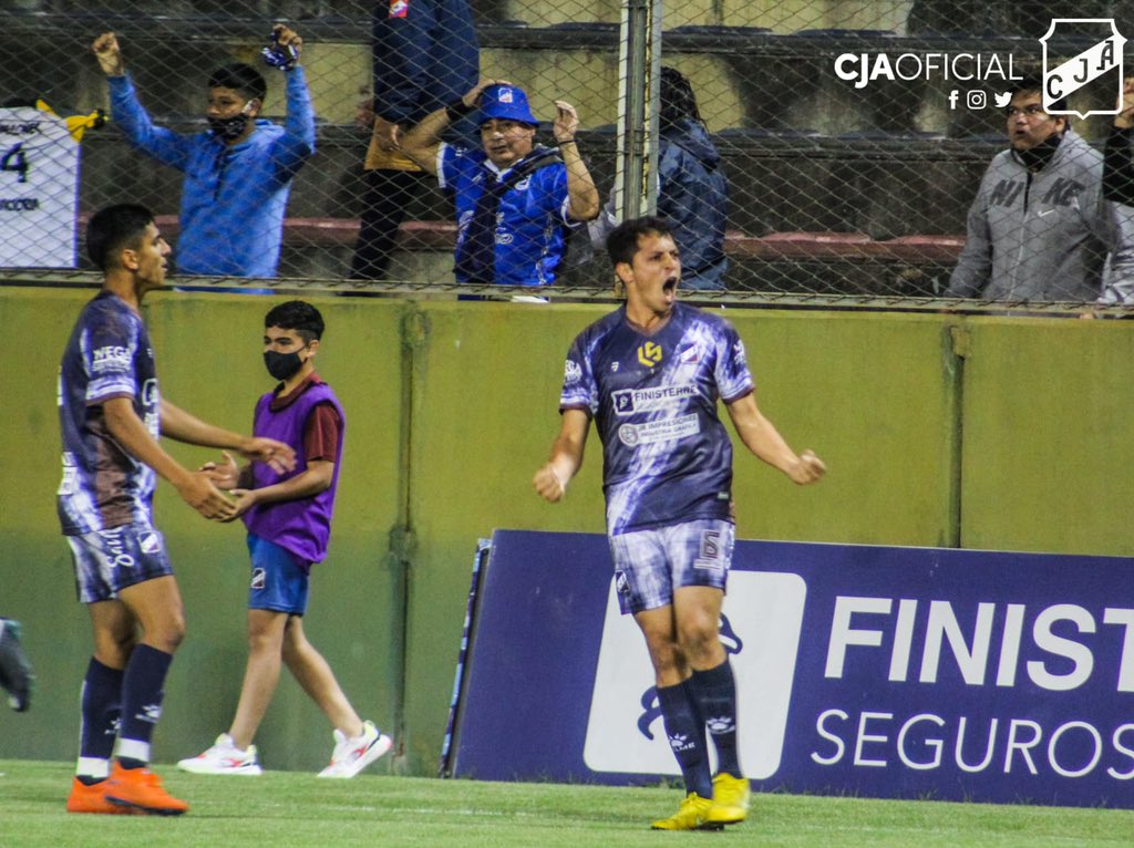 GraCJA1916's tweet photo. Lo quiero siempre en MI EQUIPO! 💙⚪🔶
@tinchoesparza 🙌💪👋👋👋
#VamosAntoniano
#VamosLaBandaCJA https://t.co/hz6VrohHzX
