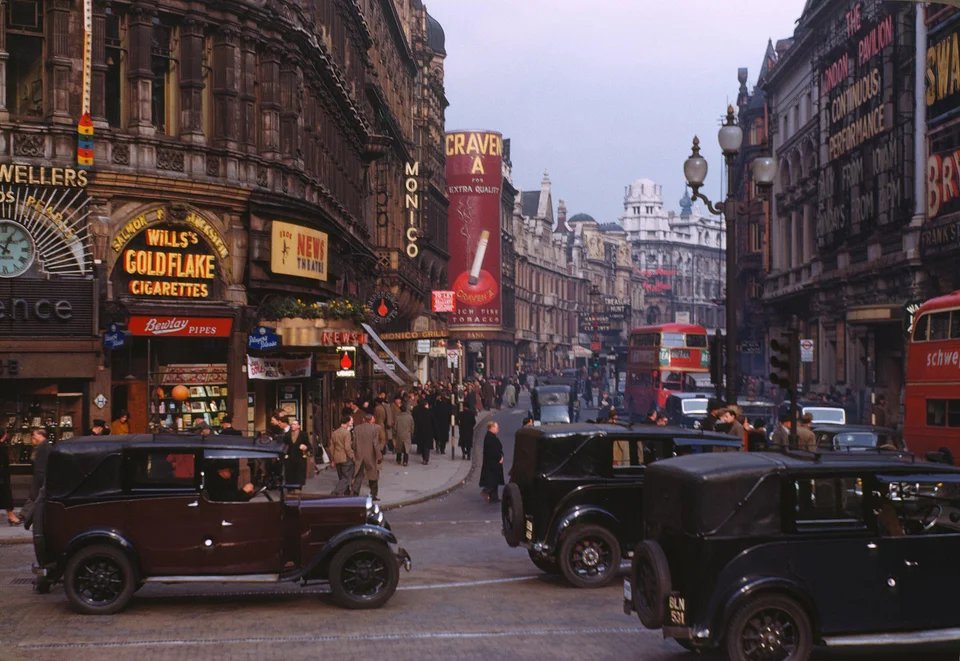 Historybench's tweet image. London in 1949