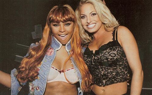 Trish Stratus & Lil' Kim tease https://t.co/R2X2aJeIJH https://t.co/TDdHEUujaS