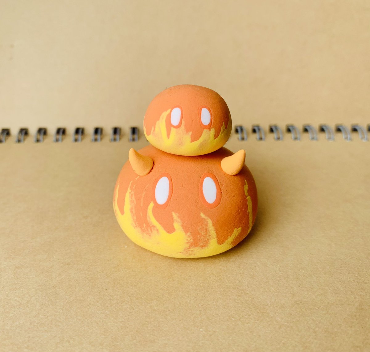 GETAHIKO_'s tweet photo. 紙粘土で原神の炎スライムを作りました！
#原神   #GenshinImpact   #紙粘土  #clay  #ファンメイド https://t.co/GTw5k6yT74