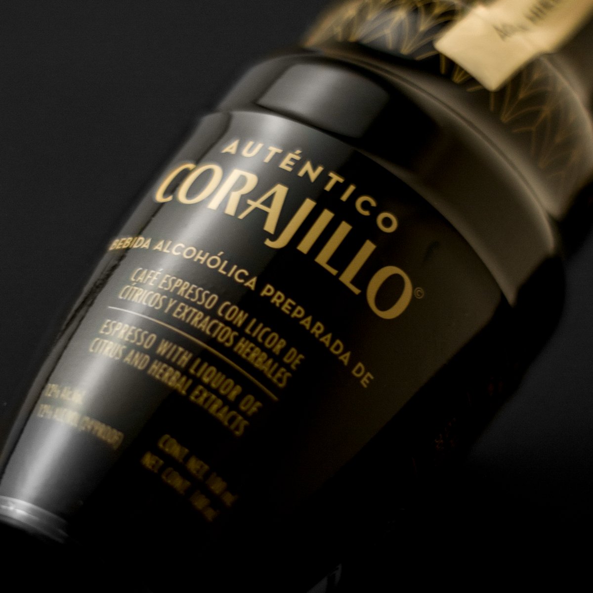 ACorajillo's tweet photo. Festejemos este mes patrio 🇲🇽 con Cørajillo® 🥃✨ #ShakeItEasy https://t.co/gDt14x0rt7